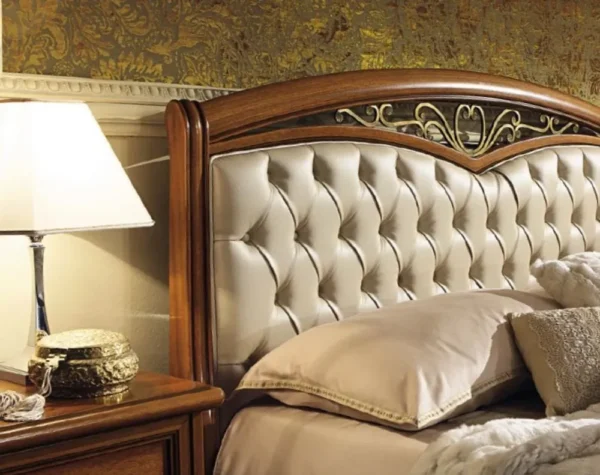 Camel Nostalgia Walnut Italian Curvo Fregio Capitonne 6ft Queen Size Bed - Image 2